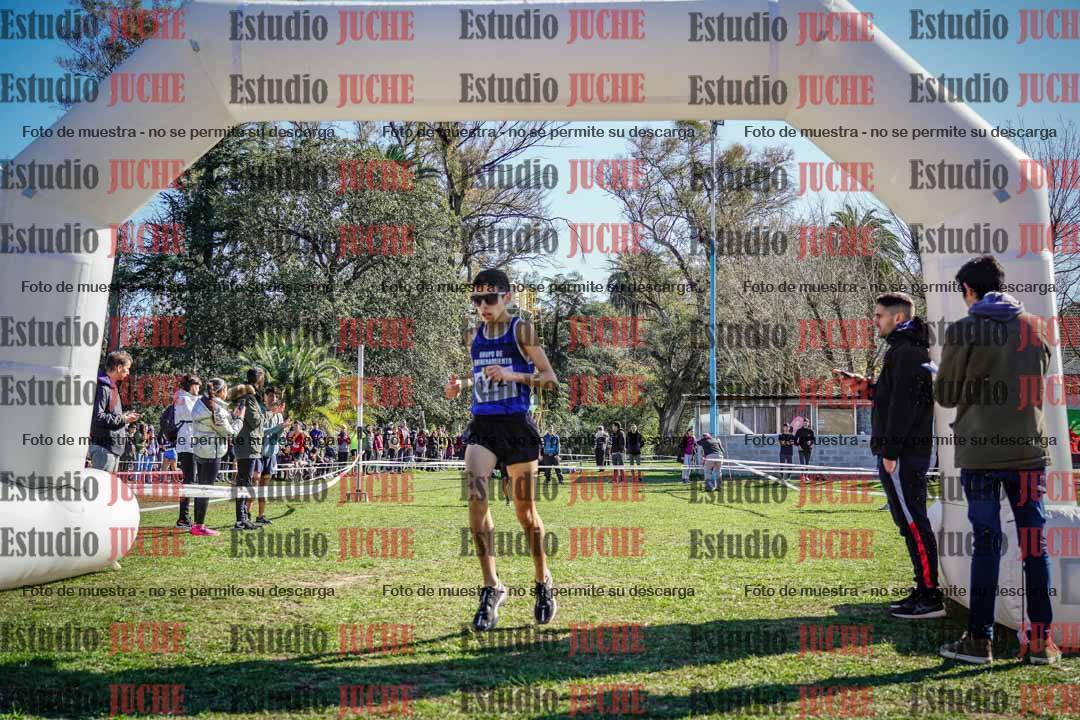 Fotos de la llegada del cross de 2000 m