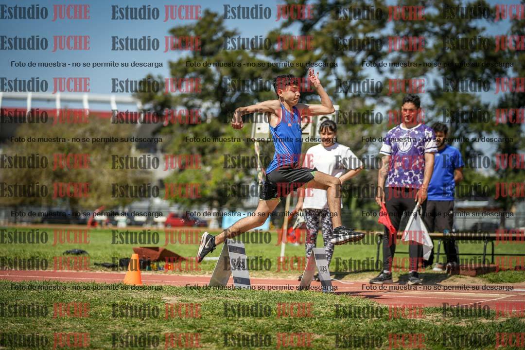 Fotos del salto en largo de varones - (incluye octatlón)