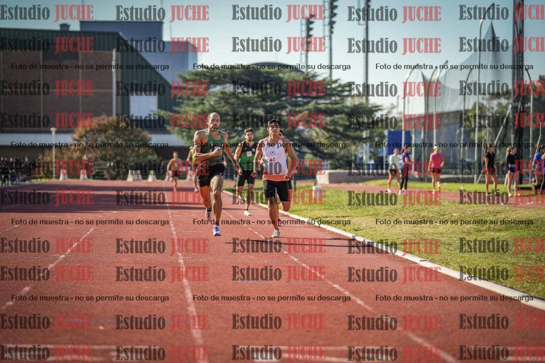 Fotos de los 800 m llanos de varones