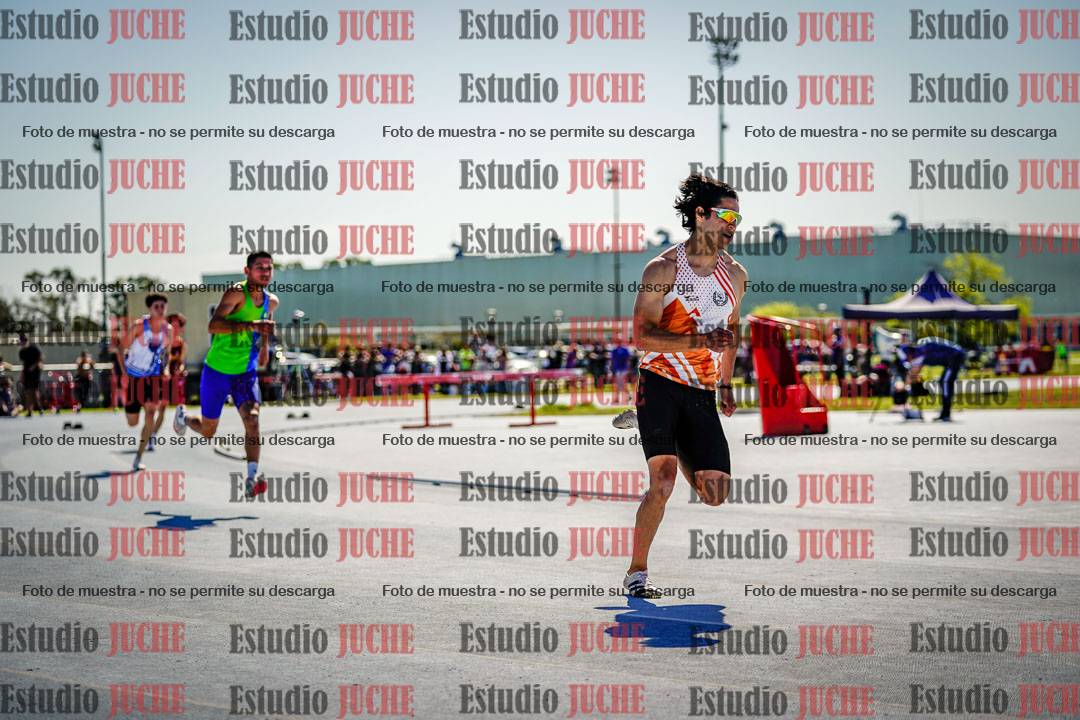 Fotos de los 400 m llanos de varones