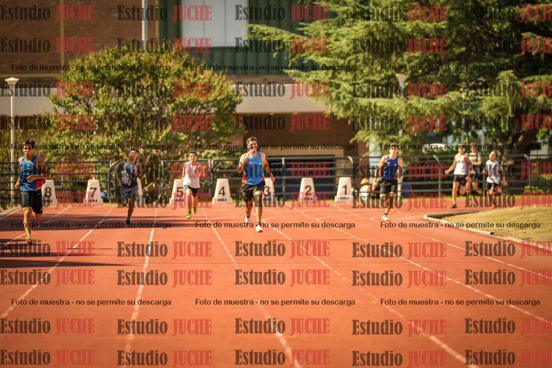 Fotos de los 400 m llanos de varones