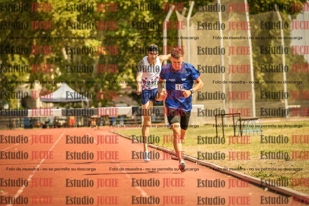 Fotos de los 3000 m con obstáculos de varones