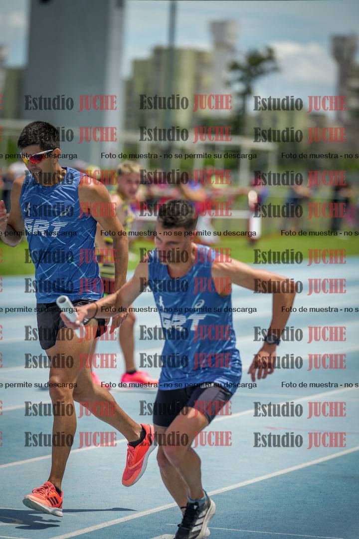 Fotos durante el transcurso de los relevos 20' para running teams - serie 2