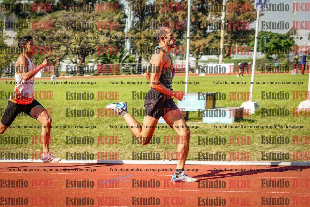 Fotos de los 800 m llanos de varones