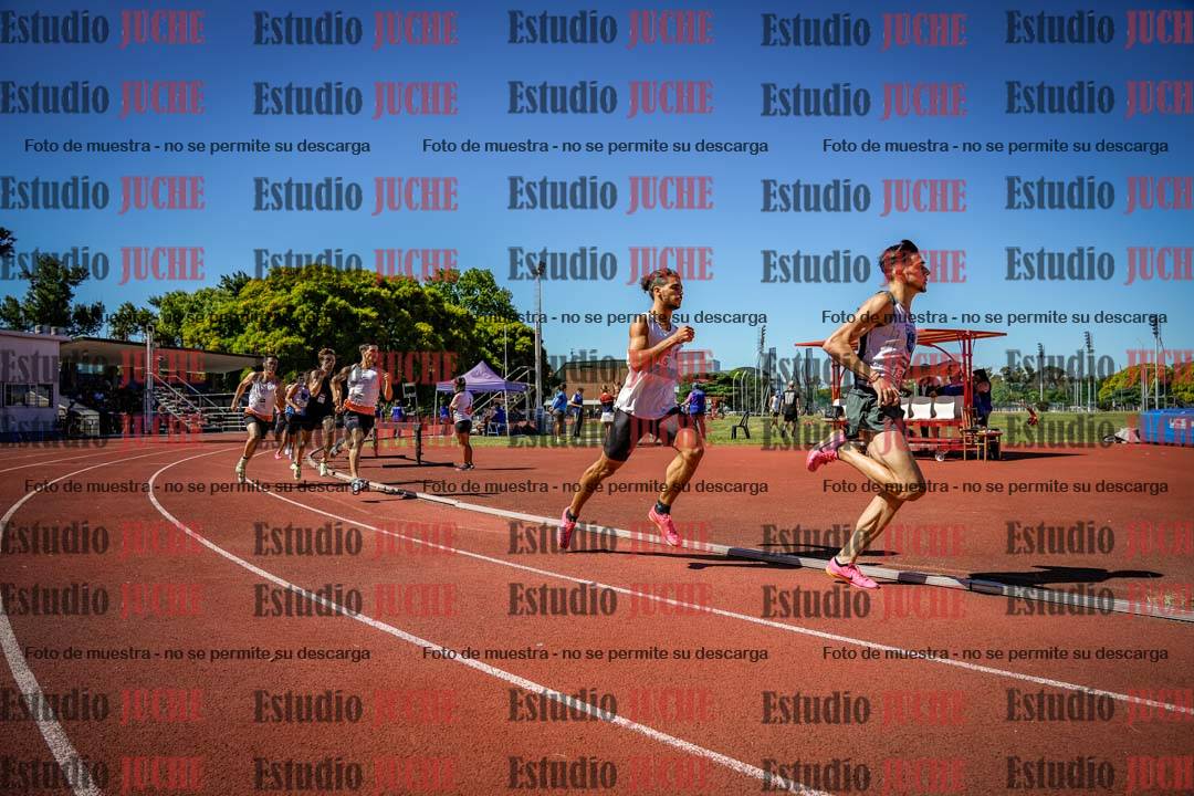 Fotos de los 800 m llanos de varones