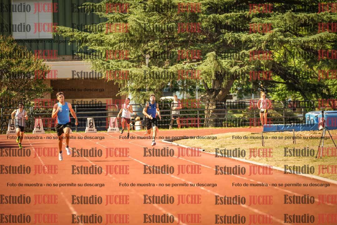 Fotos de los 400 m llanos de varones