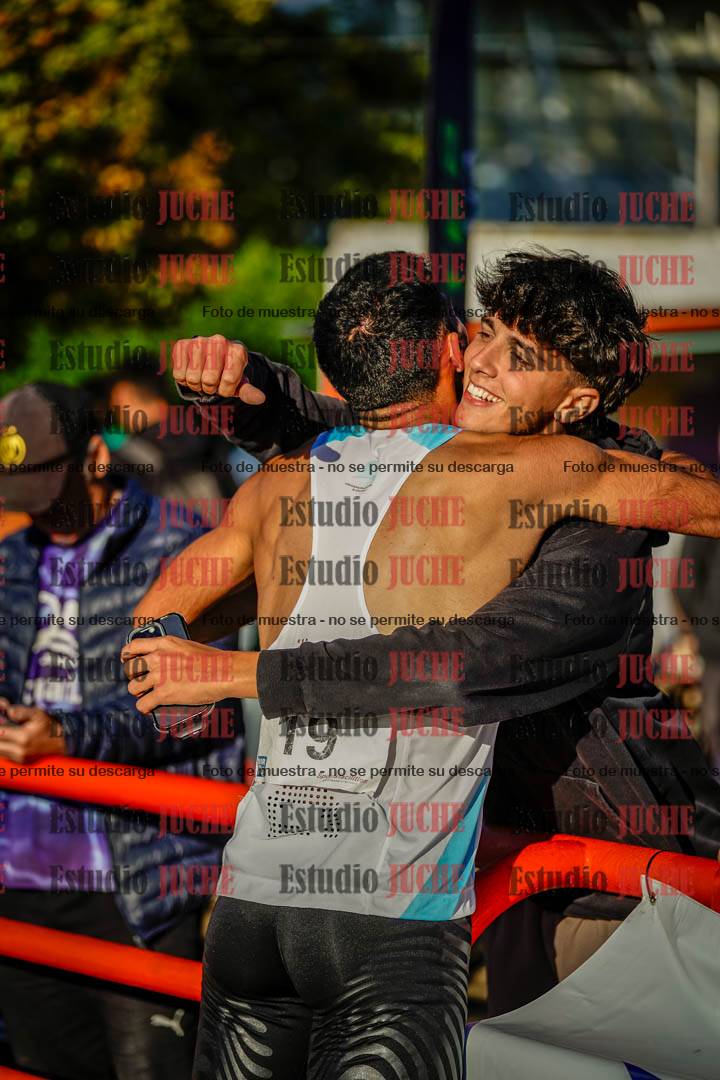 Fotos de algunos extras y podios del día 2