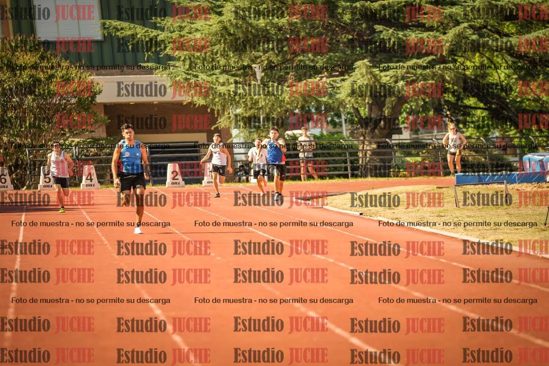 Fotos de los 400 m llanos de varones