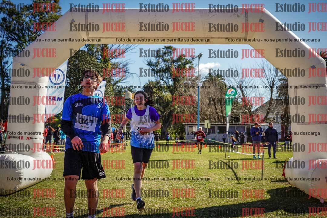 Fotos de la llegada del cross de 1500 m