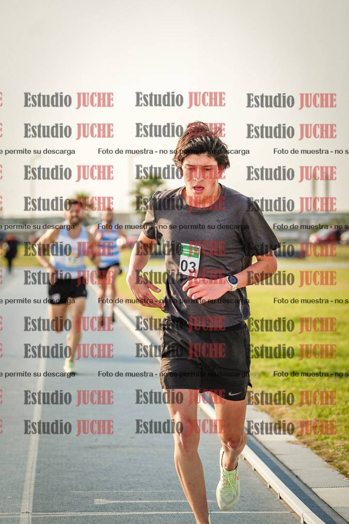 Fotos de los 3000 m llanos de varones