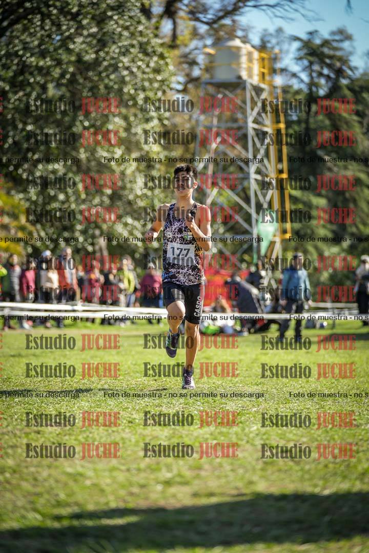 Fotos de la llegada del cross de 2000 m