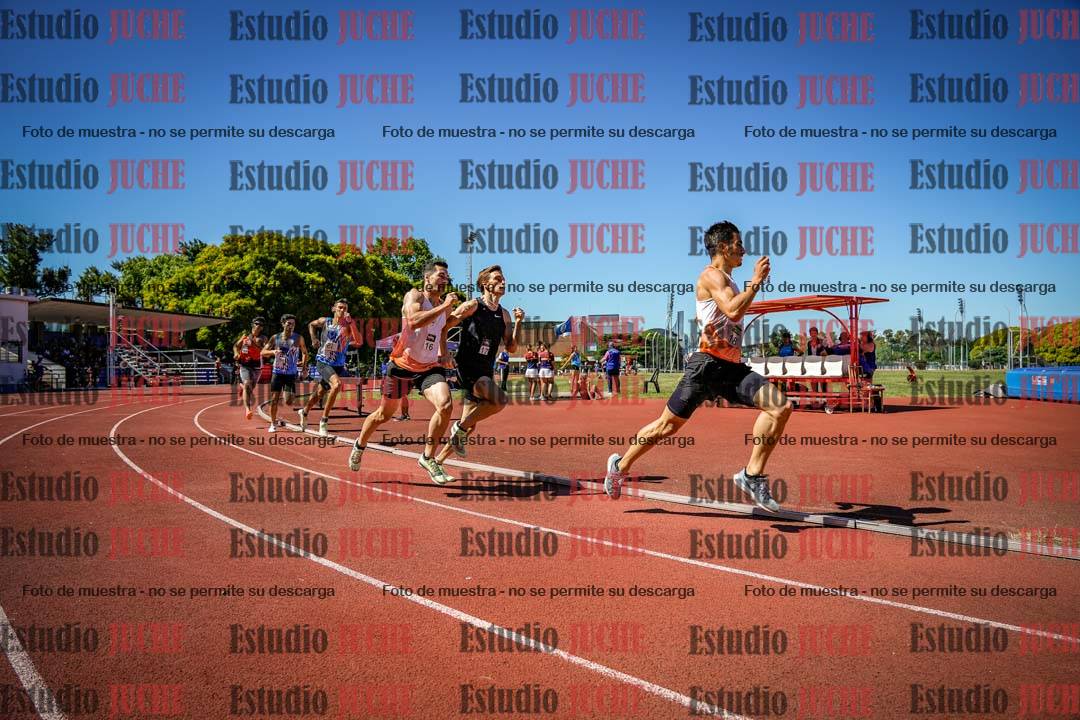 Fotos de los 800 m llanos de varones