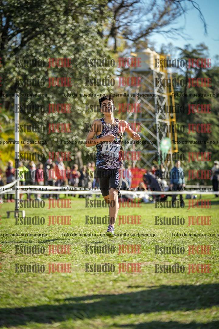 Fotos de la llegada del cross de 2000 m