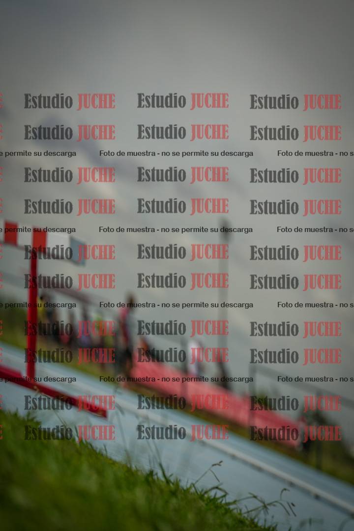 Fotos durante el transcurso de los relevos 20' para running teams - serie 2