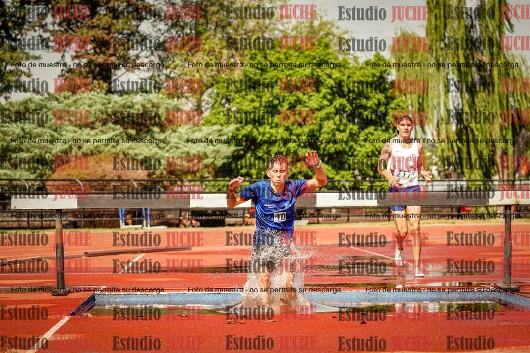 Fotos de los 3000 m con obstáculos de varones