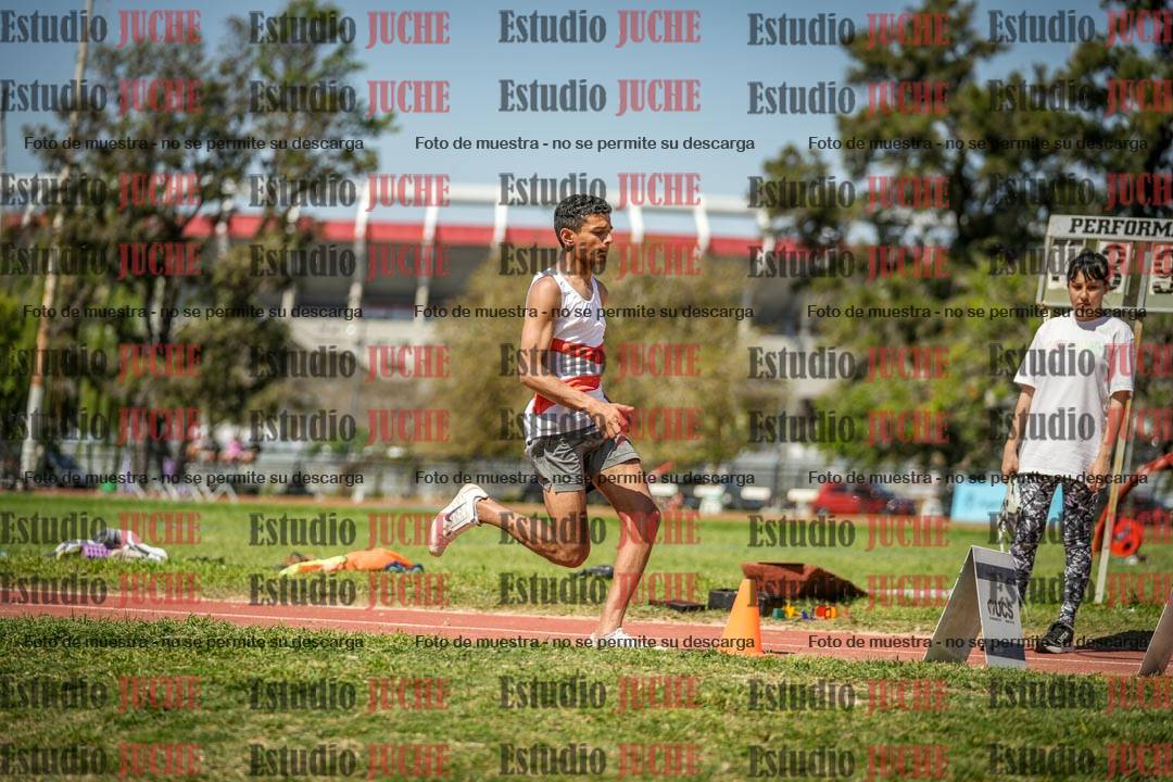 Fotos del salto en largo de varones - (incluye octatlón)