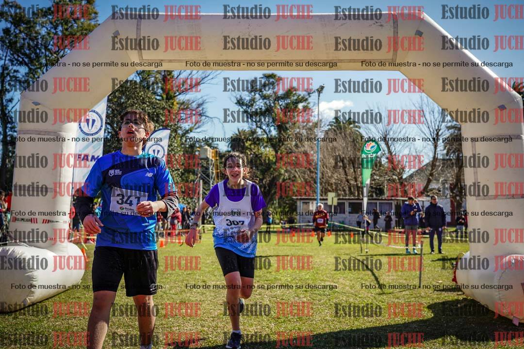 Fotos de la llegada del cross de 1500 m