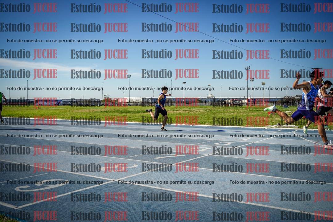 Fotos de los 400 m llanos de varones