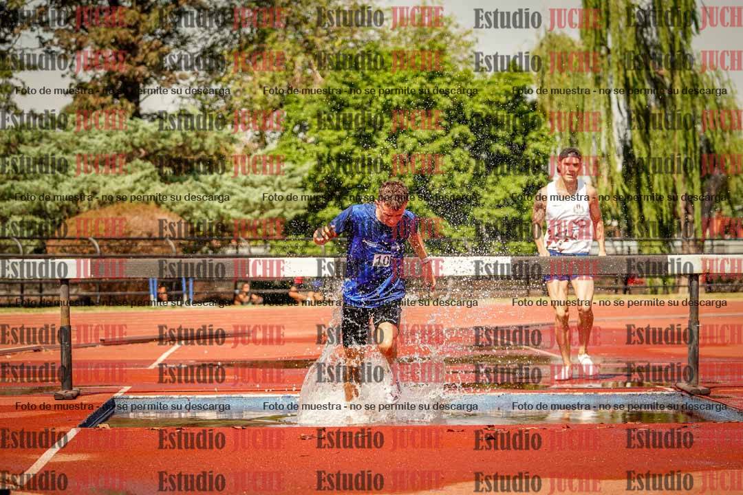 Fotos de los 3000 m con obstáculos de varones