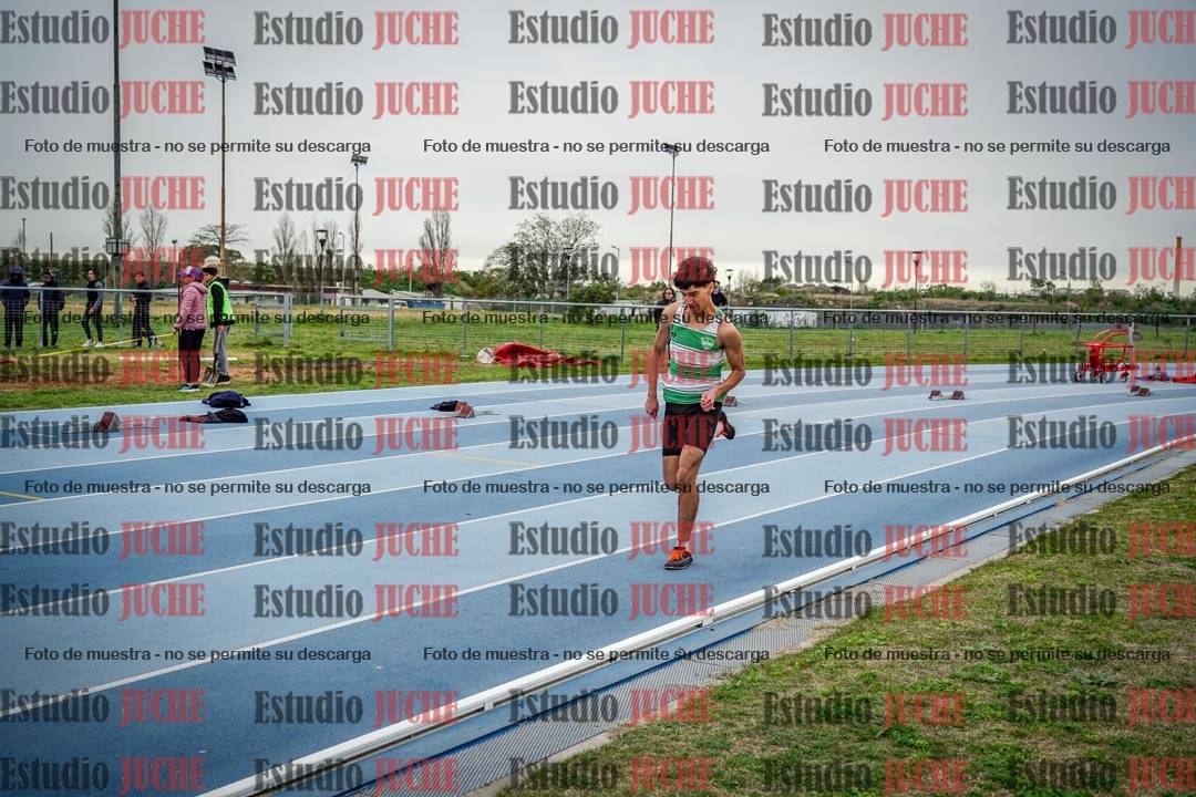 Fotos de los 300 m llanos de varones - U17