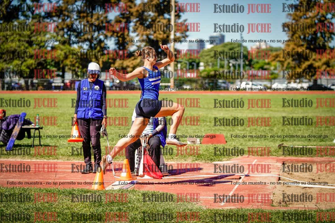 Fotos del salto en largo de mujeres