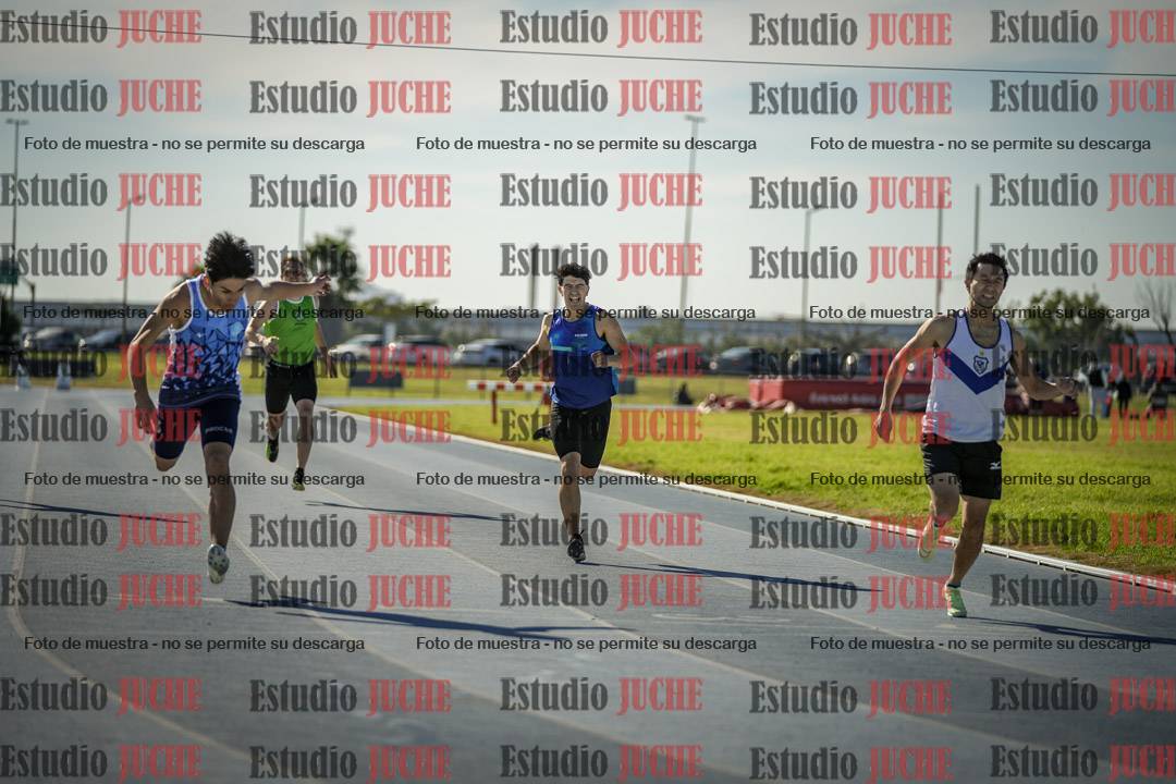 Fotos de los 400 m llanos de varones