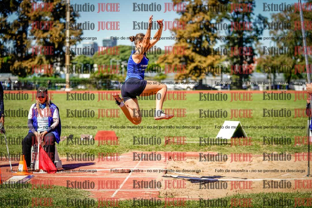 Fotos del salto en largo de mujeres