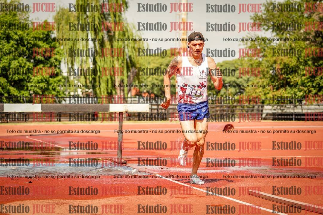 Fotos de los 3000 m con obstáculos de varones