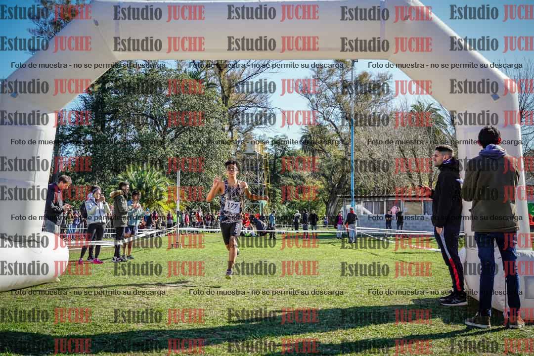 Fotos de la llegada del cross de 2000 m
