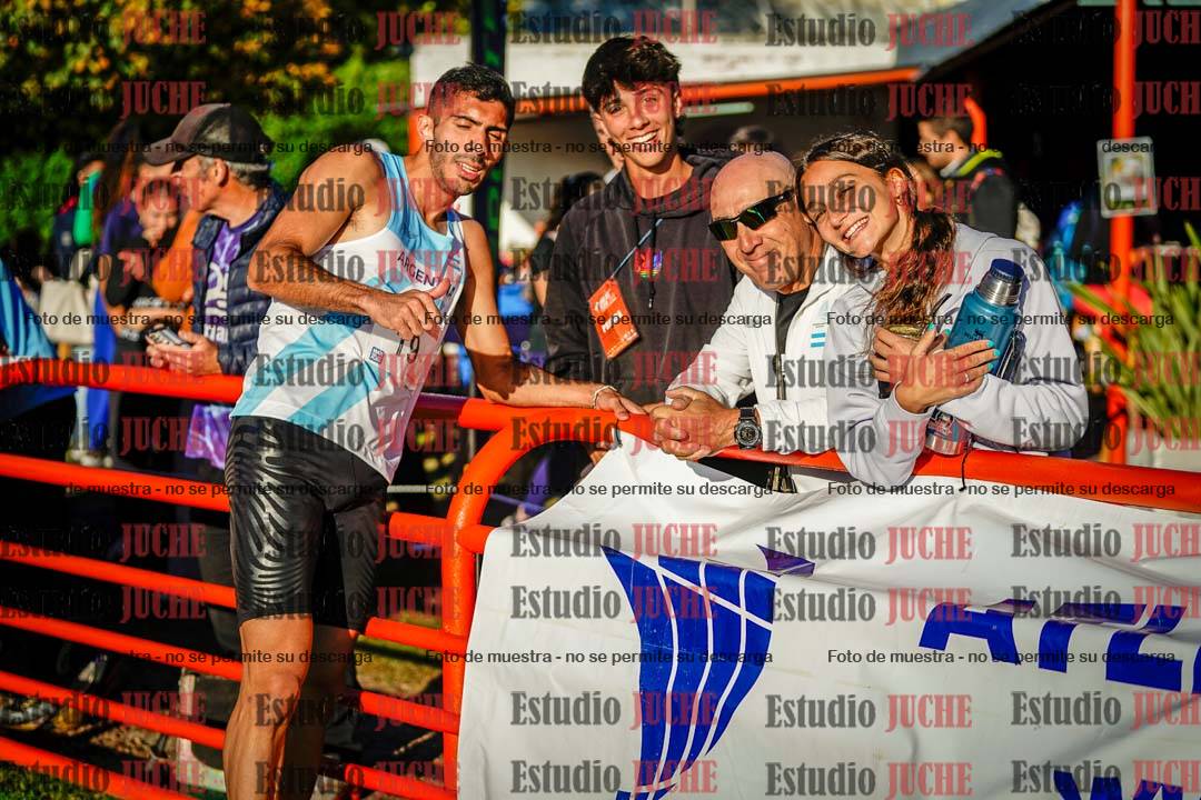 Fotos de algunos extras y podios del día 2