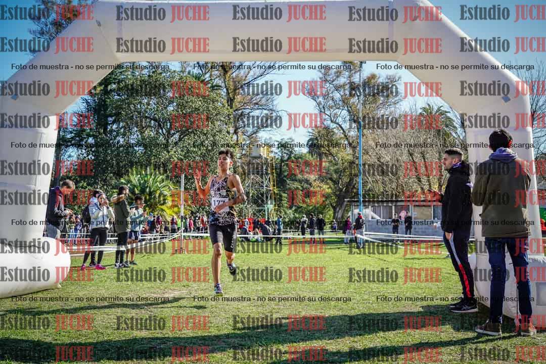 Fotos de la llegada del cross de 2000 m