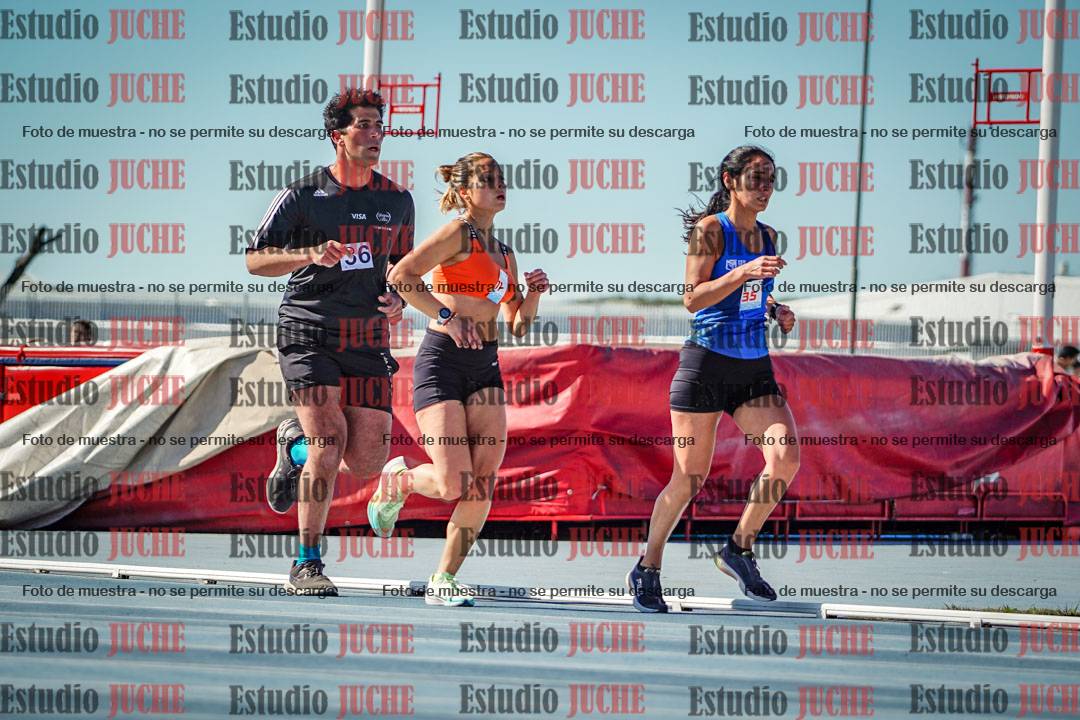 Fotos de los 5000 m llanos de mujeres y varones