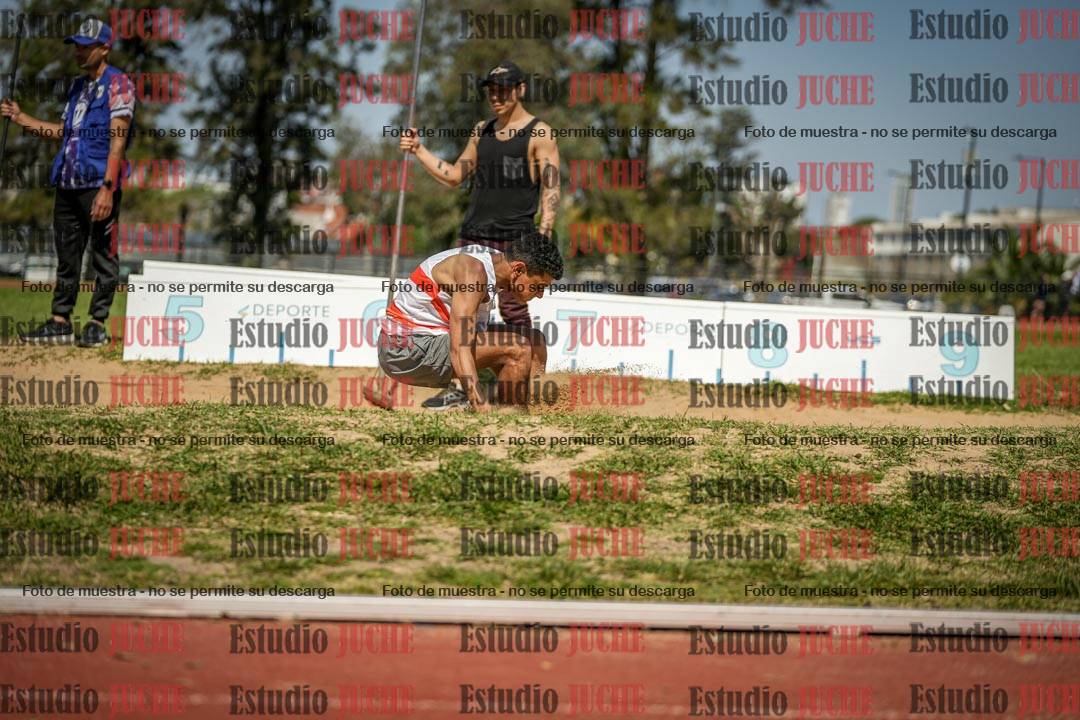Fotos del salto en largo de varones - (incluye octatlón)