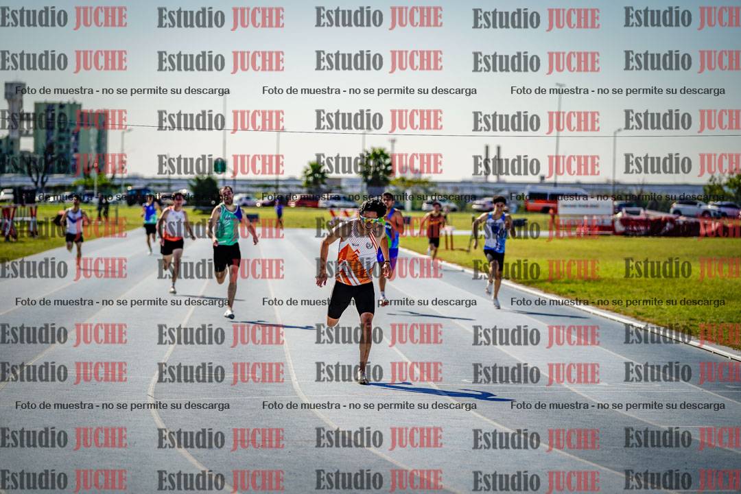 Fotos de los 400 m llanos de varones