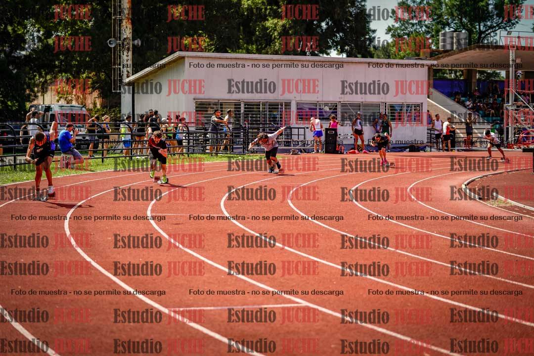 Fotos de los 400 m llanos de varones