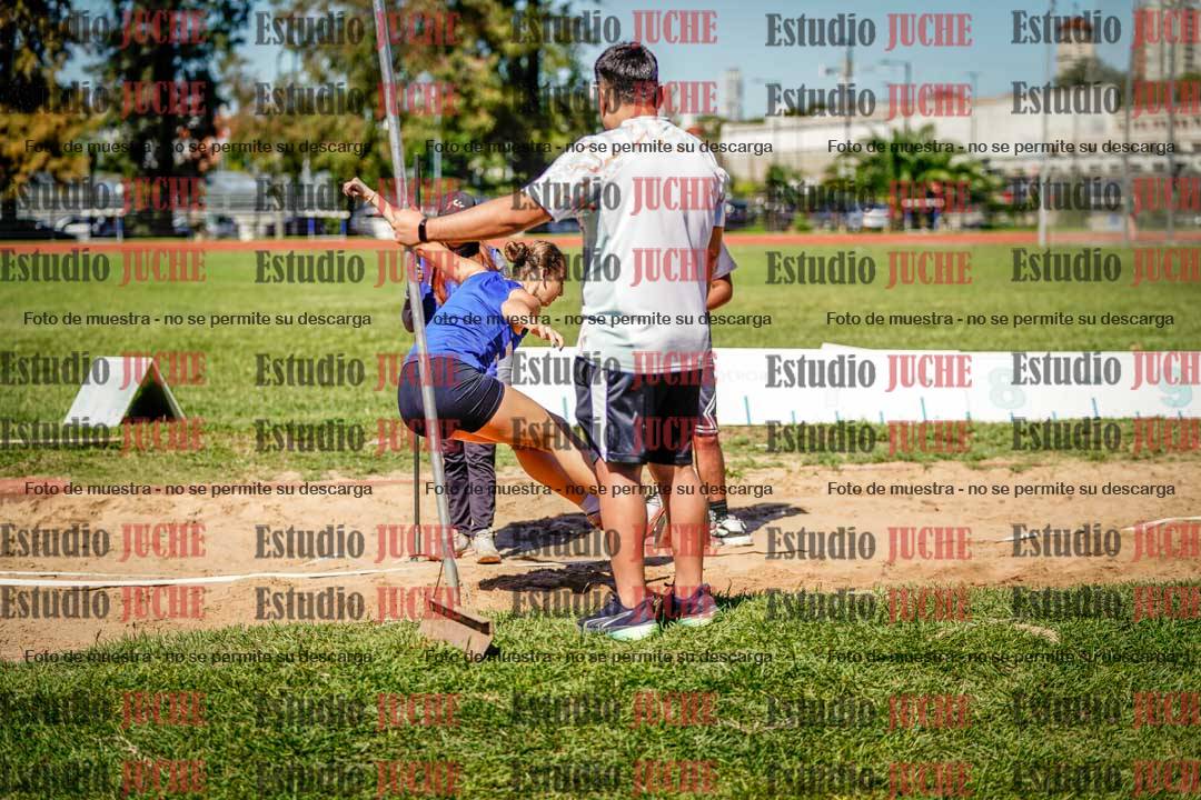 Fotos del salto en largo de mujeres