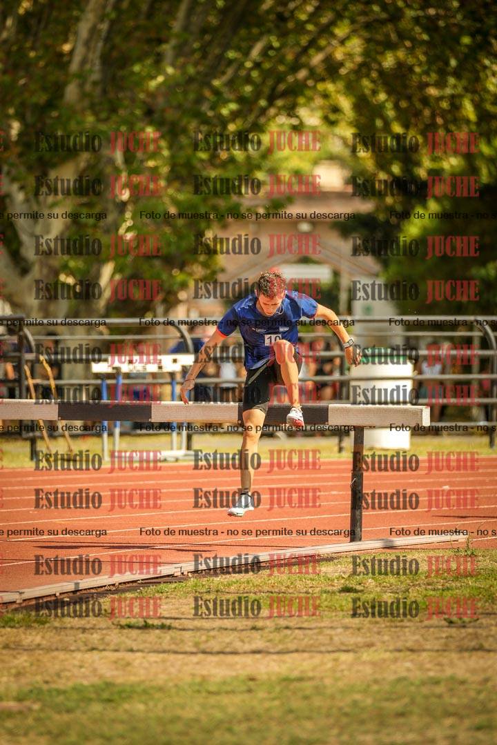 Fotos de los 3000 m con obstáculos de varones