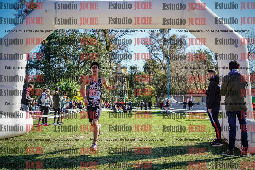 Fotos de la llegada del cross de 2000 m