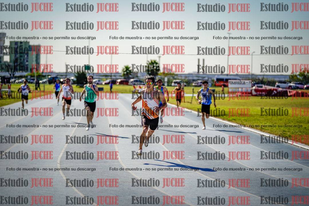 Fotos de los 400 m llanos de varones