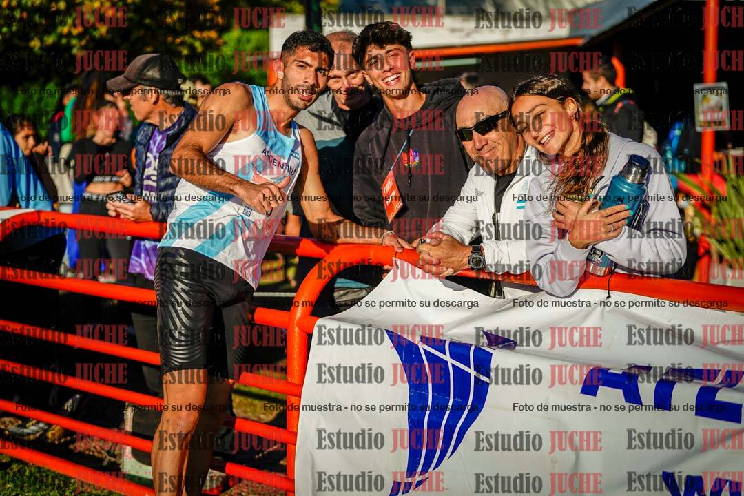 Fotos de algunos extras y podios del día 2