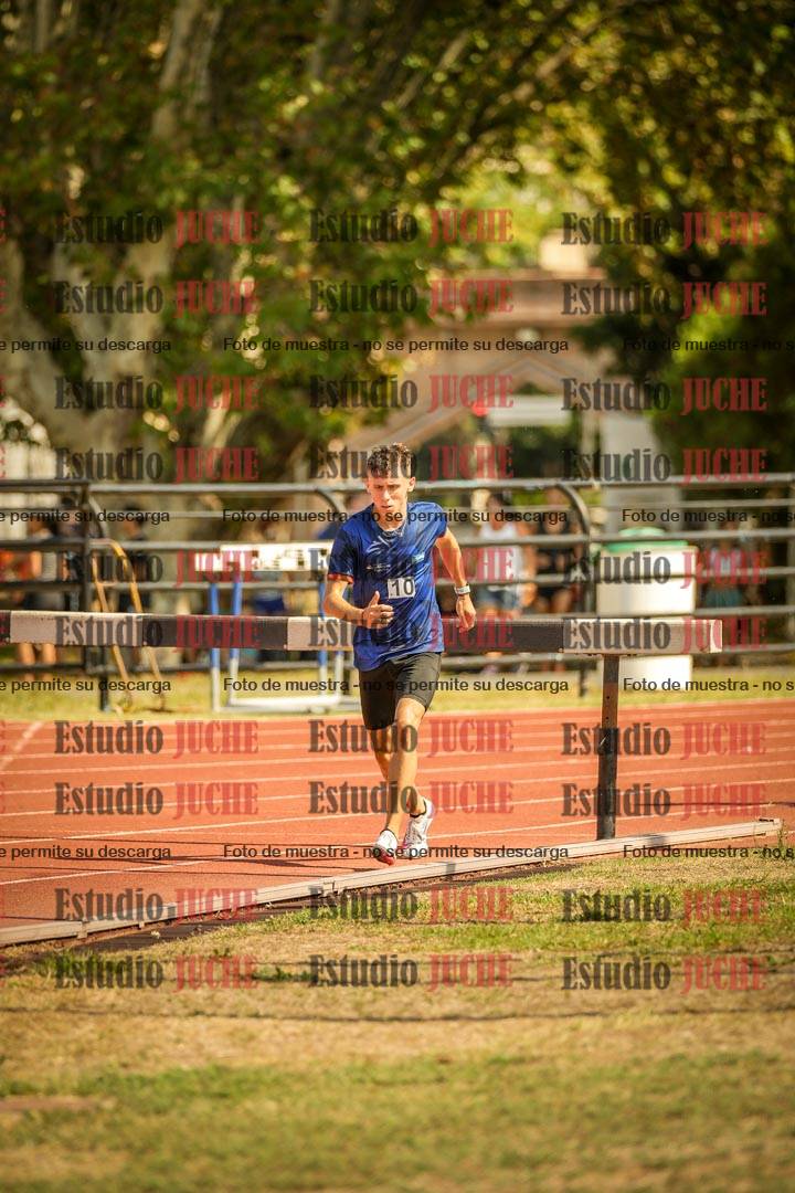 Fotos de los 3000 m con obstáculos de varones