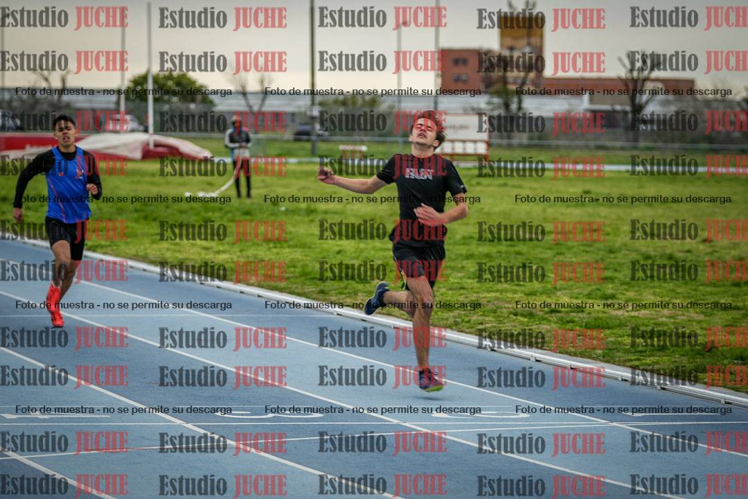 Fotos de los 300 m llanos de varones - U17