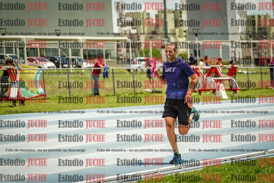 Fotos durante el transcurso de los relevos 20' para running teams - serie 2