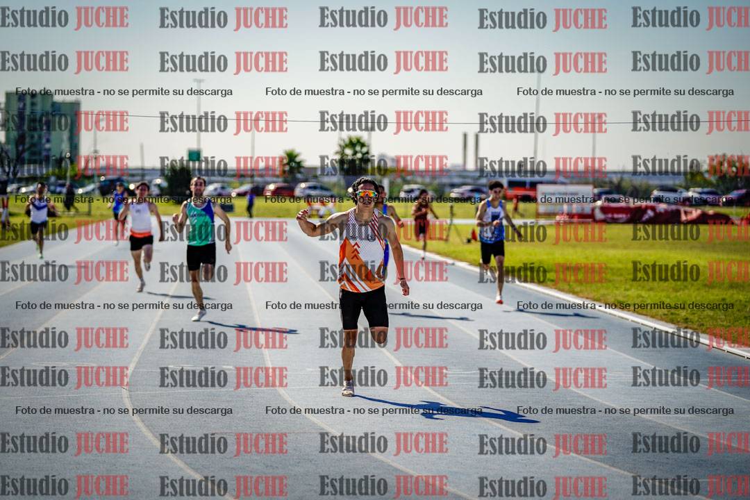 Fotos de los 400 m llanos de varones
