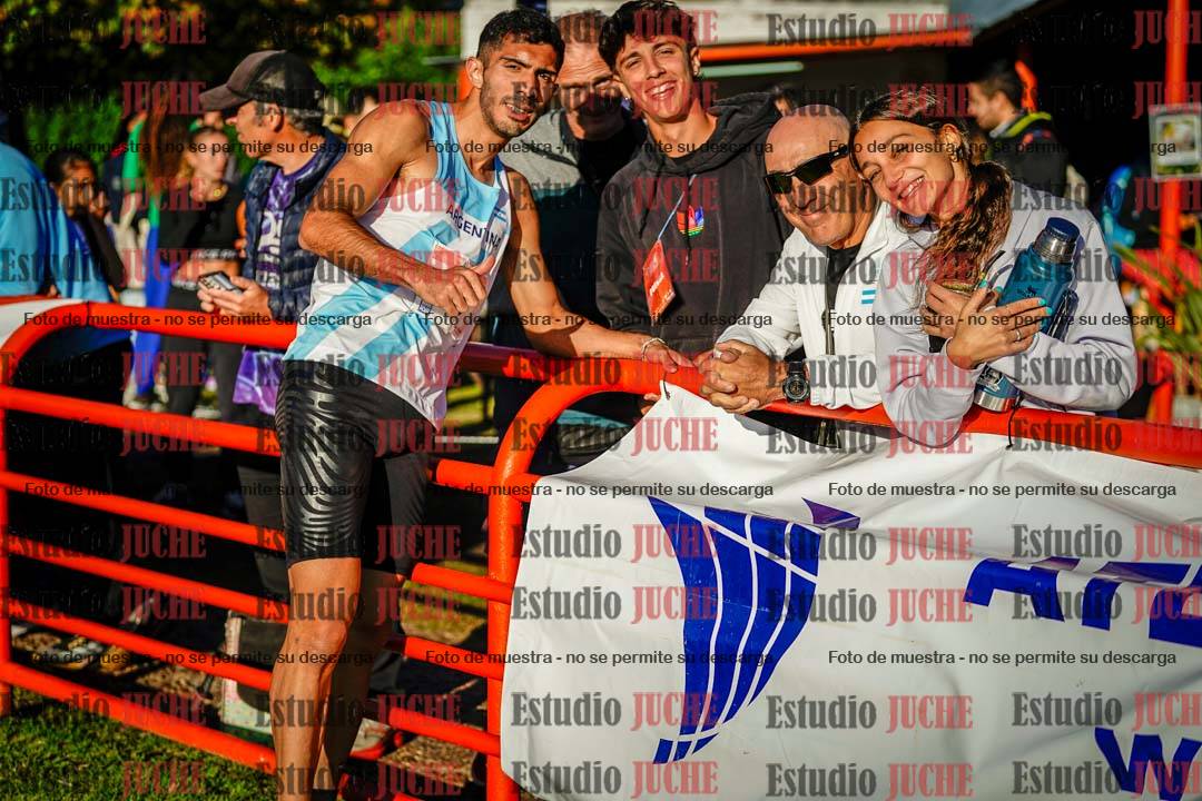 Fotos de algunos extras y podios del día 2