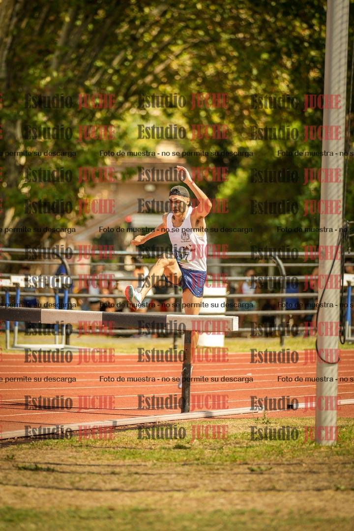 Fotos de los 3000 m con obstáculos de varones