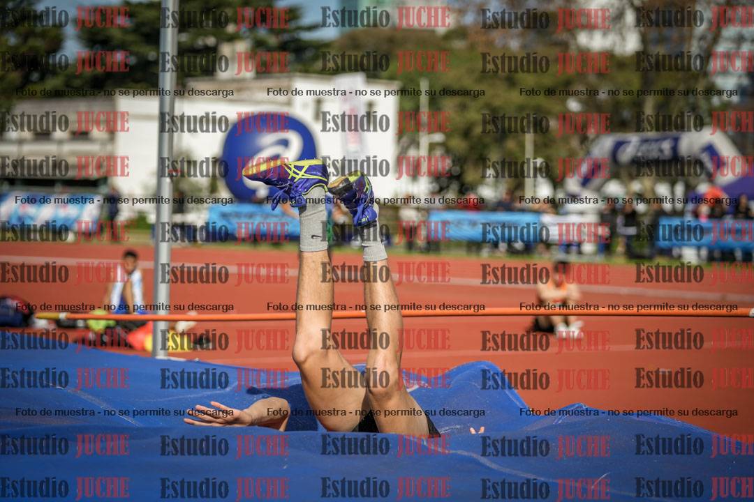 Fotos del salto en alto de varones