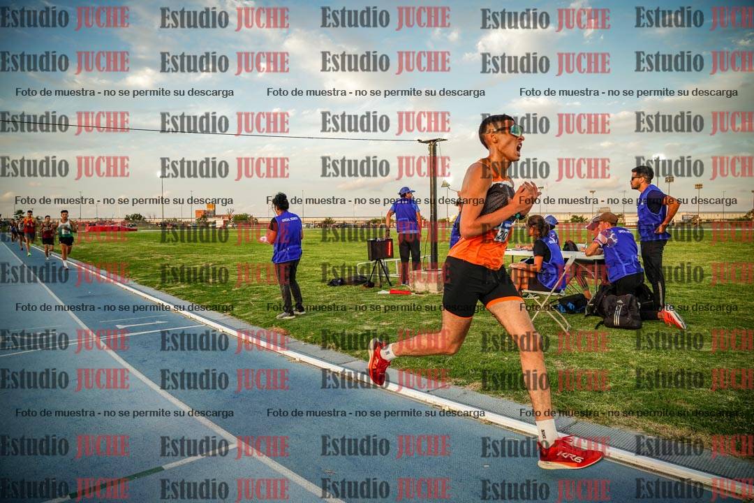 Fotos de los 3000 m llanos de varones
