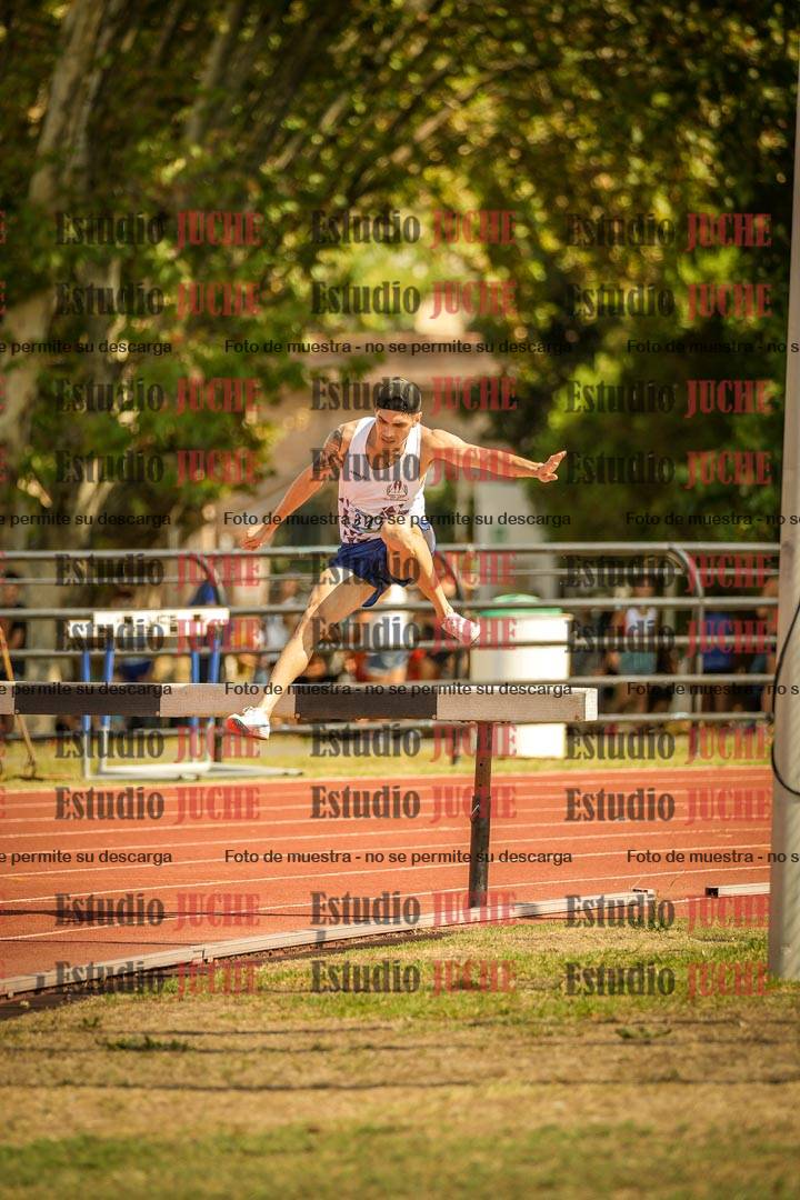 Fotos de los 3000 m con obstáculos de varones