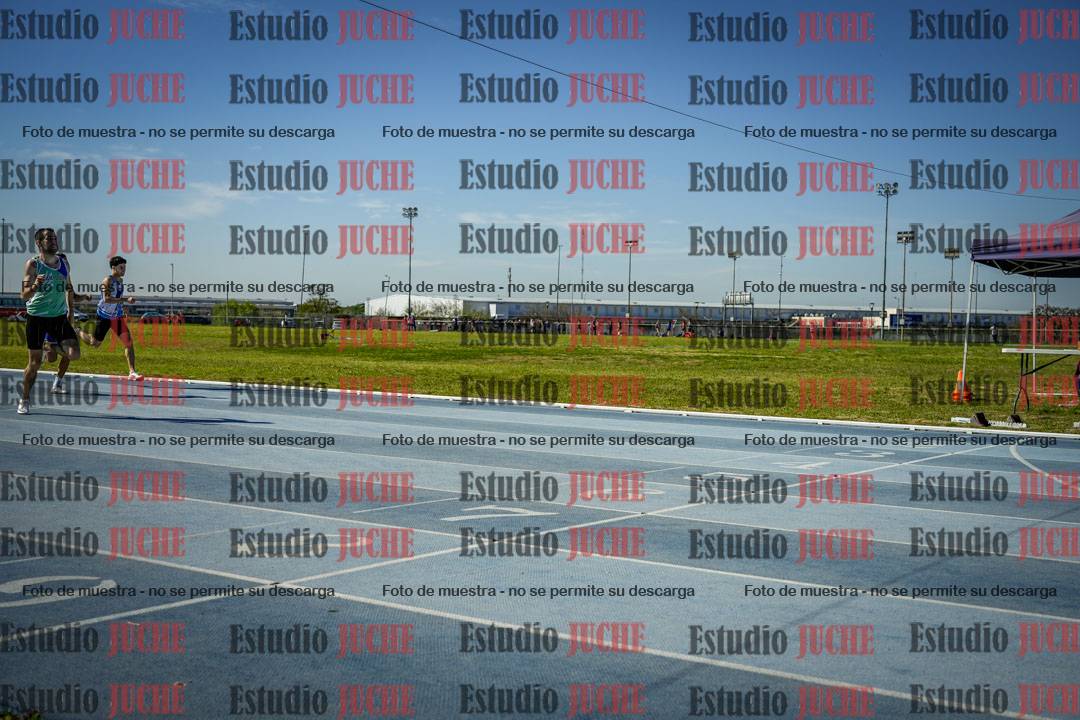 Fotos de los 400 m llanos de varones